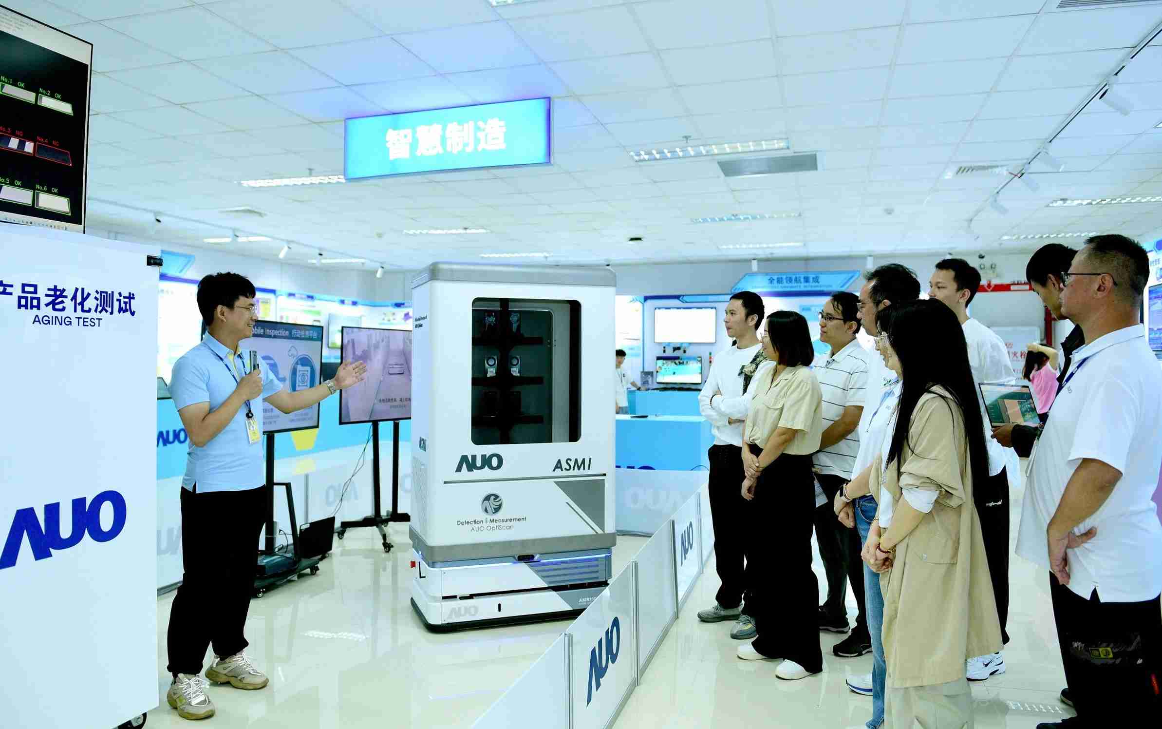 欧陆注册厦门将5G+ABC技术串联生产管理全流程，，，，打通研发、、采购、、生管、、、、制程、、、设备、、质量等产品全生命周期制造流程，，，完成数字化设计、、、智慧供应链、、、智能座舱、、全流程设备管理、、数据驱动优化、、智慧在线检测、、、、智慧品管等自适应生产模式升级